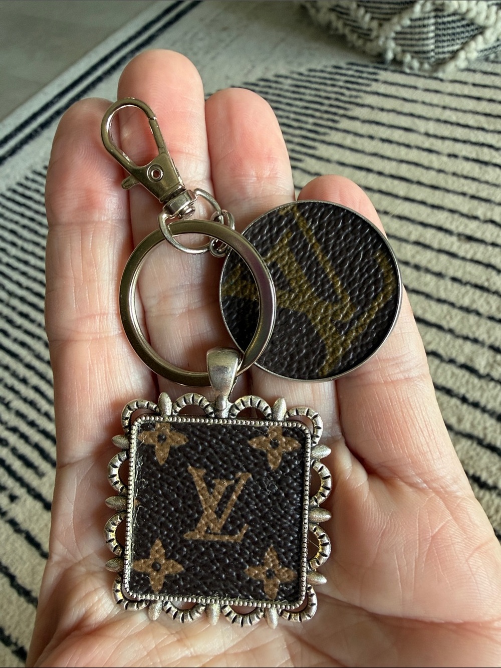 Louis Vuitton UPCYCLED repurposed Brown Monogram Keychain pendant set silver - Picture 4 of 6